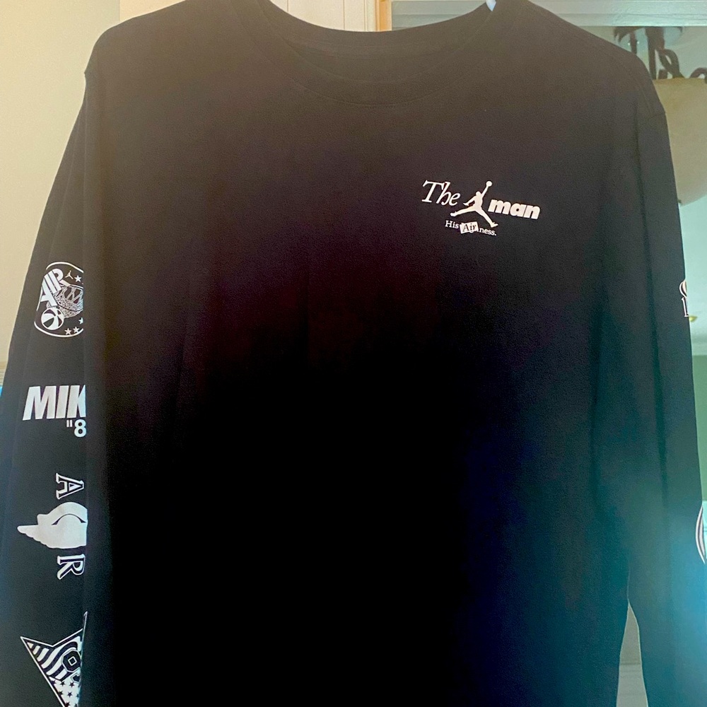 Nike Air Jordan large long sleeve Tshirt
